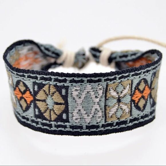 Boho Embroidered Mayan Style Adjustable Friendship Bracelet NWT - Picture 1 of 13